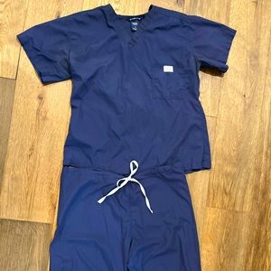 Blue Sky scrub set size L. Great shape